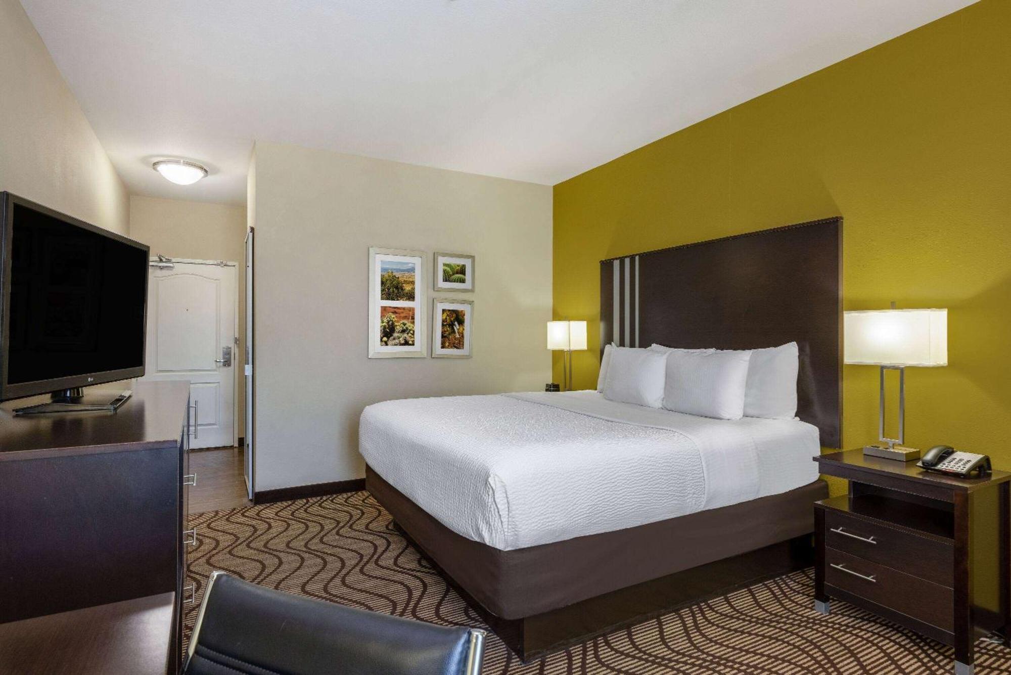 La Quinta By Wyndham Artesia Hotell Eksteriør bilde