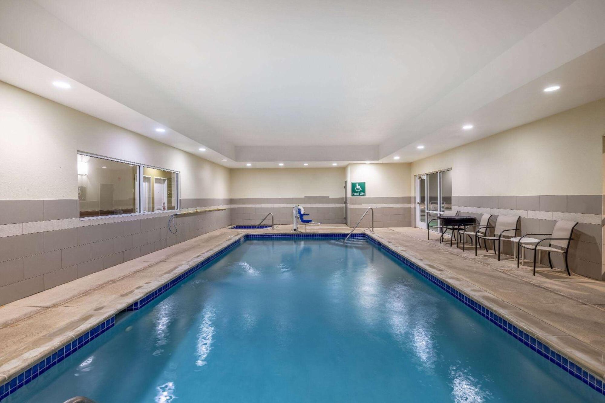 La Quinta By Wyndham Artesia Hotell Eksteriør bilde